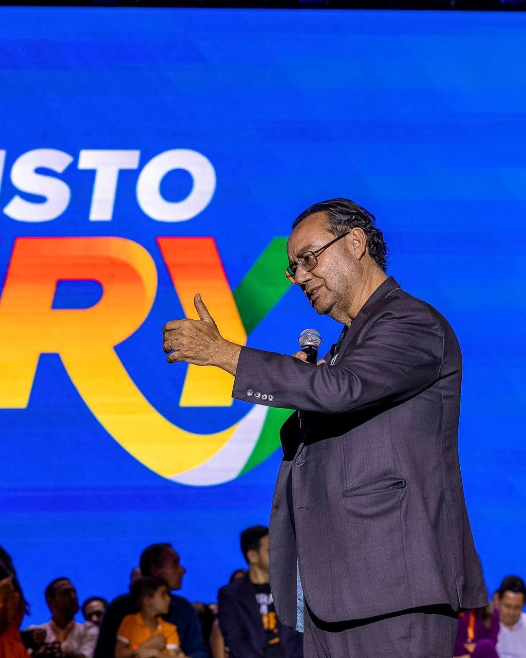 CURY AFIRMA QUE O BRASIL PRECISA DE UM CHOQUE DE LUCIDEZ PARA SUPERAR A PARALISAÇÃO